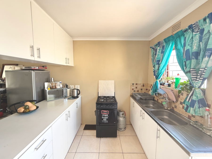 2 Bedroom Property for Sale in Table View Western Cape
